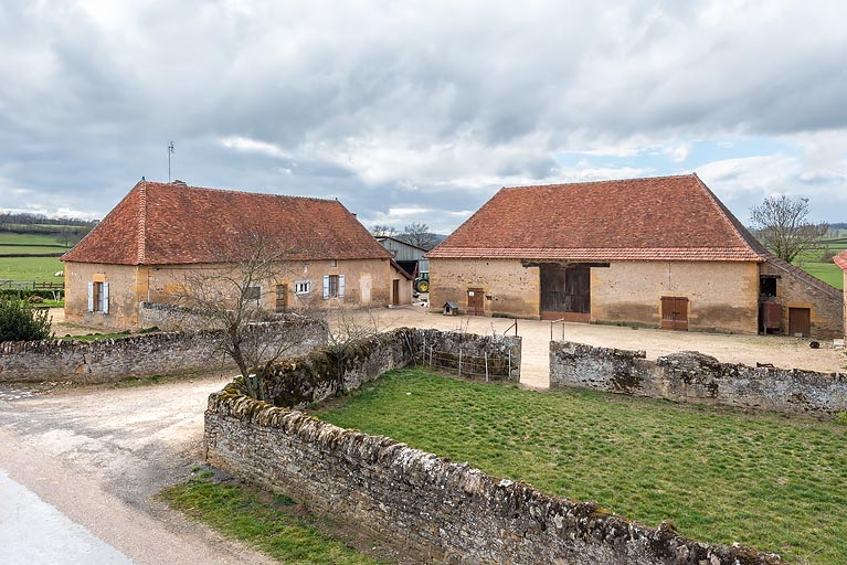 ferme © Pierre-Marie Barbe-Richaud / Région Bourgogne-Franche-Comté, Inventaire du patrimoine - 2019 ferme © Pierre-Marie Barbe-Richaud / Région Bourgogne-Franche-Comté, Inventaire du patrimoine - 2019