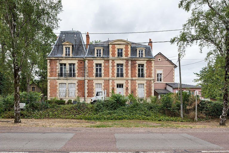 demeure © Pierre-Marie Barbe-Richaud / Région Bourgogne-Franche-Comté, Inventaire du patrimoine - 2020 demeure © Pierre-Marie Barbe-Richaud / Région Bourgogne-Franche-Comté, Inventaire du patrimoine - 2020