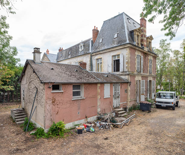 demeure © Pierre-Marie Barbe-Richaud / Région Bourgogne-Franche-Comté, Inventaire du patrimoine - 2020 demeure © Pierre-Marie Barbe-Richaud / Région Bourgogne-Franche-Comté, Inventaire du patrimoine - 2020