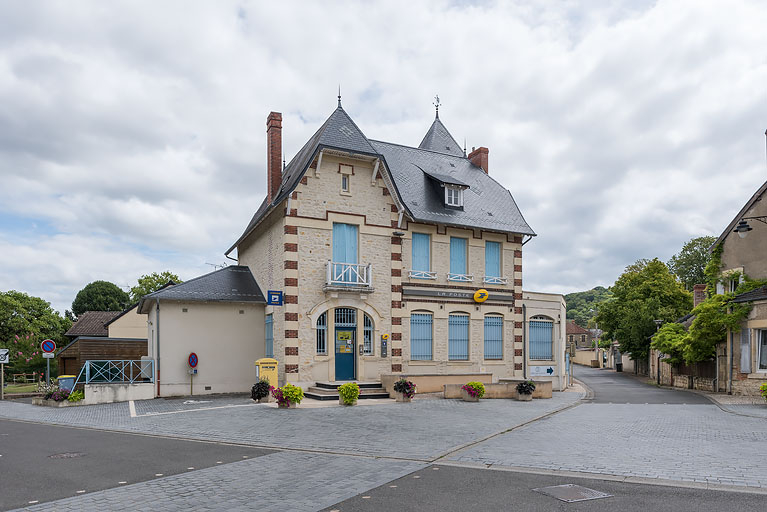 poste © Pierre-Marie Barbe-Richaud / Région Bourgogne-Franche-Comté, Inventaire du patrimoine - 2020 poste © Pierre-Marie Barbe-Richaud / Région Bourgogne-Franche-Comté, Inventaire du patrimoine - 2020