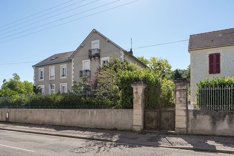 demeure © Pierre-Marie Barbe-Richaud / Région Bourgogne-Franche-Comté, Inventaire du patrimoine - 2020 demeure © Pierre-Marie Barbe-Richaud / Région Bourgogne-Franche-Comté, Inventaire du patrimoine - 2020