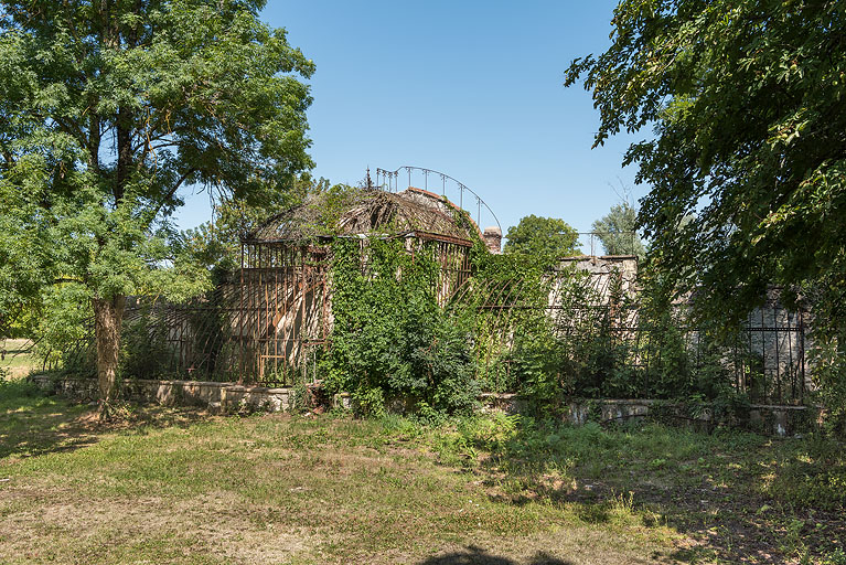 serre © Pierre-Marie Barbe-Richaud / Région Bourgogne-Franche-Comté, Inventaire du patrimoine - 2020 serre © Pierre-Marie Barbe-Richaud / Région Bourgogne-Franche-Comté, Inventaire du patrimoine - 2020