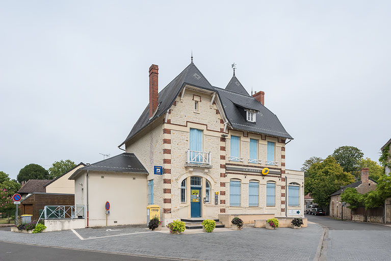 poste © Pierre-Marie Barbe-Richaud / Région Bourgogne-Franche-Comté, Inventaire du patrimoine - 2020 poste © Pierre-Marie Barbe-Richaud / Région Bourgogne-Franche-Comté, Inventaire du patrimoine - 2020
