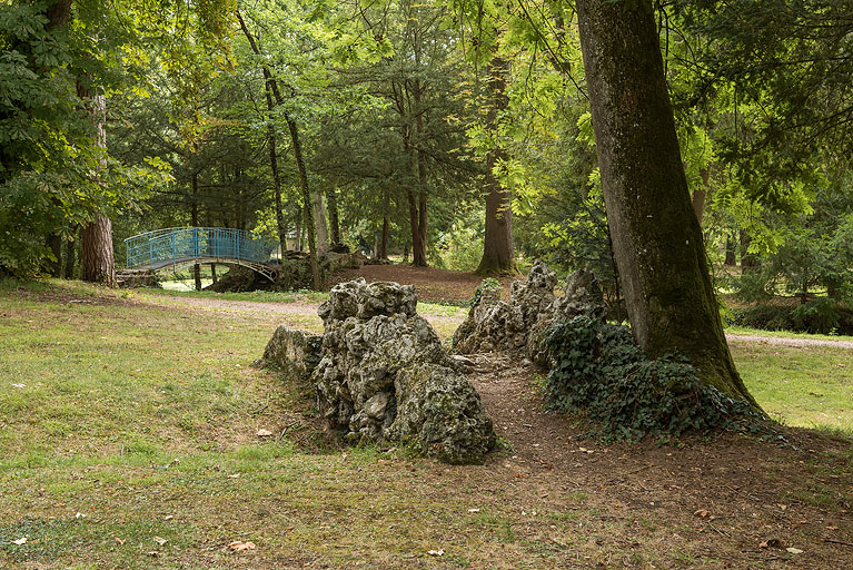 pont de jardin © Pierre-Marie Barbe-Richaud / Région Bourgogne-Franche-Comté, Inventaire du patrimoine - 2020 pont de jardin © Pierre-Marie Barbe-Richaud / Région Bourgogne-Franche-Comté, Inventaire du patrimoine - 2020