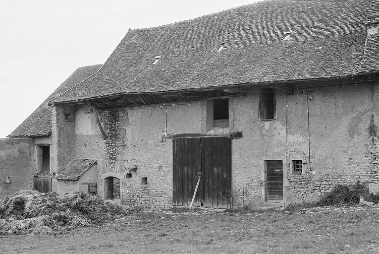 grange © Raymond Oursel / Archives départementales de Saône-et-Loire - 2020 grange © Raymond Oursel / Archives départementales de Saône-et-Loire - 2020