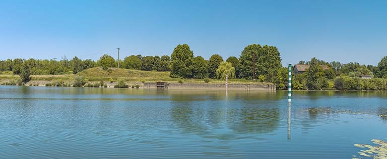 barrage © Thierry Kuntz / Région Bourgogne-Franche-Comté, Inventaire du patrimoine - 2020  barrage © Thierry Kuntz / Région Bourgogne-Franche-Comté, Inventaire du patrimoine - 2020