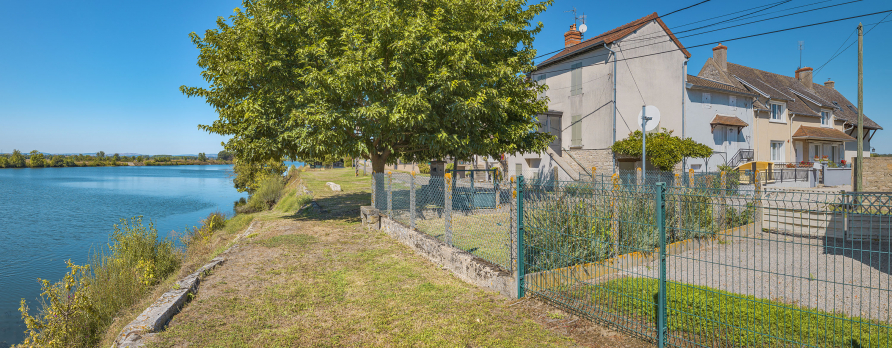 port © Thierry Kuntz / Région Bourgogne-Franche-Comté, Inventaire du patrimoine - 2020 port © Thierry Kuntz / Région Bourgogne-Franche-Comté, Inventaire du patrimoine - 2020