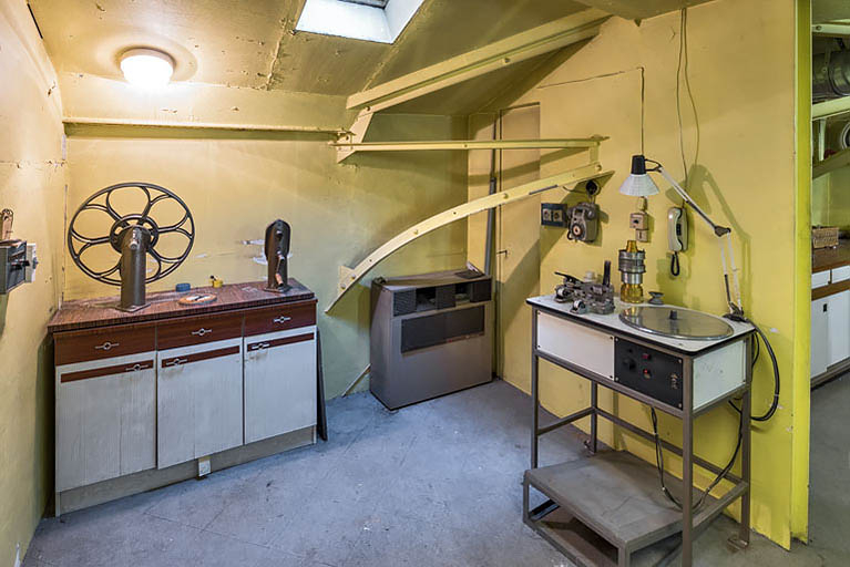 cinéma © Pierre-Marie Barbe-Richaud / Région Bourgogne-Franche-Comté, Inventaire du patrimoine - 2021 cinéma © Pierre-Marie Barbe-Richaud / Région Bourgogne-Franche-Comté, Inventaire du patrimoine - 2021