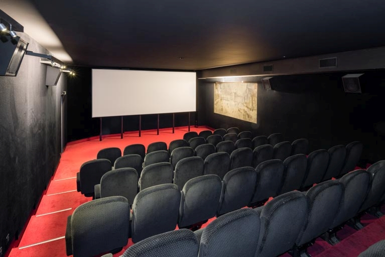  cinéma immeuble © Pierre-Marie Barbe-Richaud / Région Bourgogne-Franche-Comté, Inventaire du patrimoine - 2021