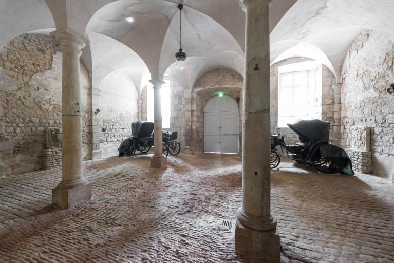 écurie © Pierre-Marie Barbe-Richaud / Région Bourgogne-Franche-Comté, Inventaire du patrimoine - 2021 écurie © Pierre-Marie Barbe-Richaud / Région Bourgogne-Franche-Comté, Inventaire du patrimoine - 2021