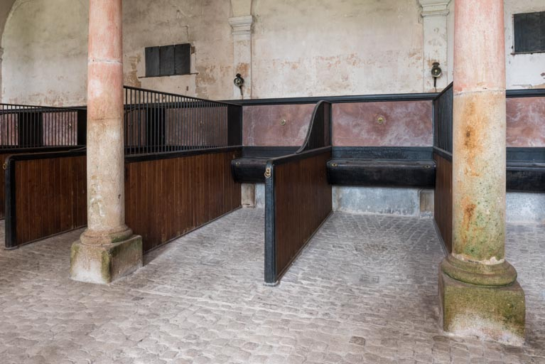 écurie © Pierre-Marie Barbe-Richaud / Région Bourgogne-Franche-Comté, Inventaire du patrimoine - 2021 écurie © Pierre-Marie Barbe-Richaud / Région Bourgogne-Franche-Comté, Inventaire du patrimoine - 2021