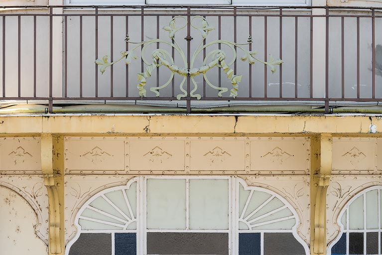 décor d'architecture © Pierre-Marie Barbe-Richaud / Région Bourgogne-Franche-Comté, Inventaire du patrimoine - 2021  décor d'architecture © Pierre-Marie Barbe-Richaud / Région Bourgogne-Franche-Comté, Inventaire du patrimoine - 2021