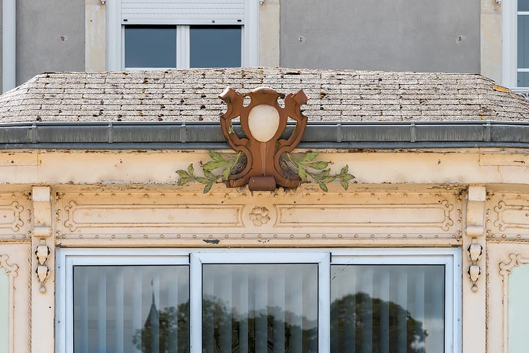 décor d'architecture © Pierre-Marie Barbe-Richaud / Région Bourgogne-Franche-Comté, Inventaire du patrimoine - 2021  décor d'architecture © Pierre-Marie Barbe-Richaud / Région Bourgogne-Franche-Comté, Inventaire du patrimoine - 2021