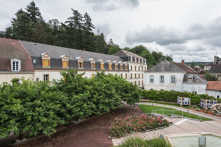 hôtel de voyageurs demeure villa © Pierre-Marie Barbe-Richaud / Région Bourgogne-Franche-Comté, Inventaire du patrimoine - 2021  hôtel de voyageurs demeure villa © Pierre-Marie Barbe-Richaud / Région Bourgogne-Franche-Comté, Inventaire du patrimoine - 2021