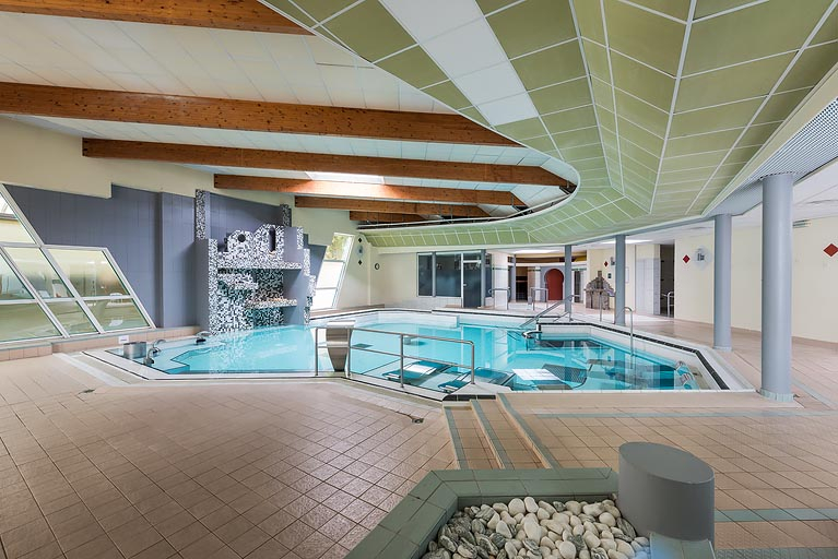 établissement thermal © Pierre-Marie Barbe-Richaud / Région Bourgogne-Franche-Comté, Inventaire du patrimoine - 2021  établissement thermal © Pierre-Marie Barbe-Richaud / Région Bourgogne-Franche-Comté, Inventaire du patrimoine - 2021