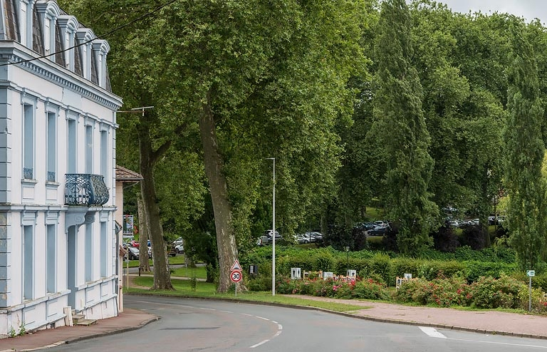 demeure villa © Pierre-Marie Barbe-Richaud / Région Bourgogne-Franche-Comté, Inventaire du patrimoine - 2021  demeure villa © Pierre-Marie Barbe-Richaud / Région Bourgogne-Franche-Comté, Inventaire du patrimoine - 2021