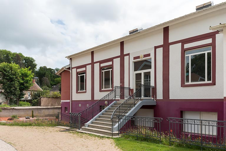 salle des fêtes salle de spectacle © Pierre-Marie Barbe-Richaud / Région Bourgogne-Franche-Comté, Inventaire du patrimoine - 2021  salle des fêtes salle de spectacle © Pierre-Marie Barbe-Richaud / Région Bourgogne-Franche-Comté, Inventaire du patrimoine - 2021
