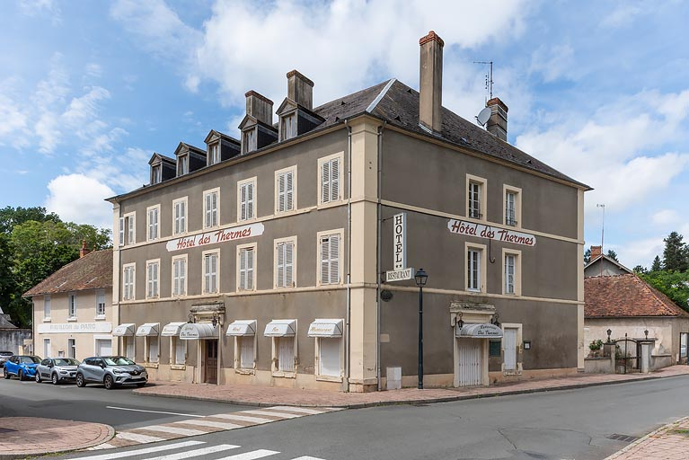 hôtel de voyageurs © Pierre-Marie Barbe-Richaud / Région Bourgogne-Franche-Comté, Inventaire du patrimoine - 2021  hôtel de voyageurs © Pierre-Marie Barbe-Richaud / Région Bourgogne-Franche-Comté, Inventaire du patrimoine - 2021