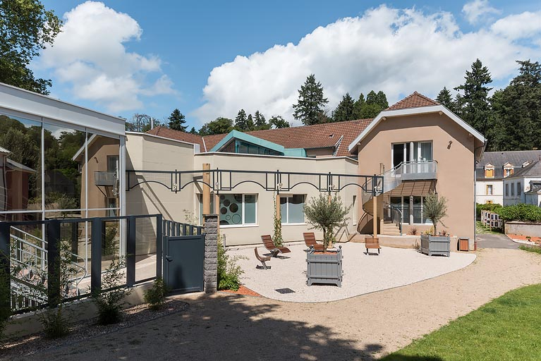 établissement thermal © Pierre-Marie Barbe-Richaud / Région Bourgogne-Franche-Comté, Inventaire du patrimoine - 2021  établissement thermal © Pierre-Marie Barbe-Richaud / Région Bourgogne-Franche-Comté, Inventaire du patrimoine - 2021