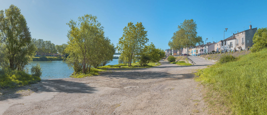 quai © Thierry Kuntz / Région Bourgogne-Franche-Comté, Inventaire du patrimoine - 2021 quai © Thierry Kuntz / Région Bourgogne-Franche-Comté, Inventaire du patrimoine - 2021