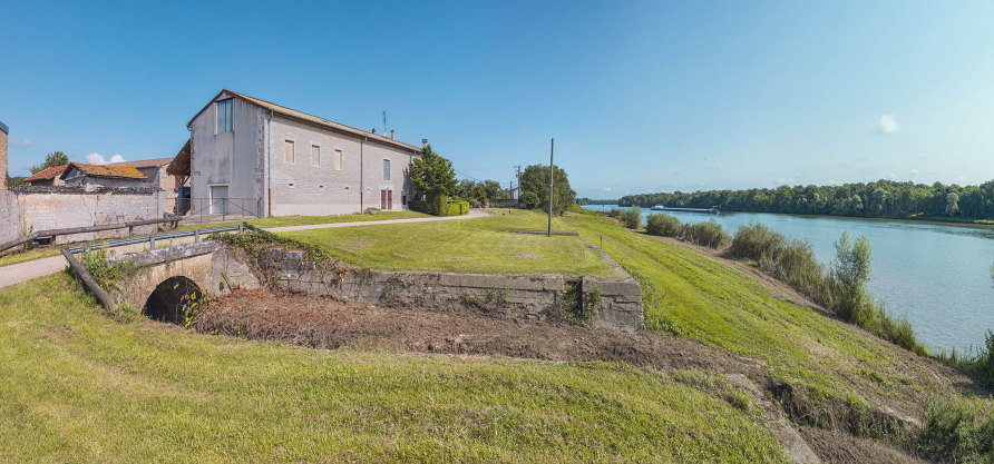 port © Thierry Kuntz / Région Bourgogne-Franche-Comté, Inventaire du patrimoine - 2021 port © Thierry Kuntz / Région Bourgogne-Franche-Comté, Inventaire du patrimoine - 2021