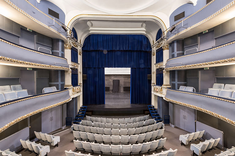 théâtre © Pierre-Marie Barbe-Richaud / Région Bourgogne-Franche-Comté, Inventaire du patrimoine - 2022 théâtre © Pierre-Marie Barbe-Richaud / Région Bourgogne-Franche-Comté, Inventaire du patrimoine - 2022