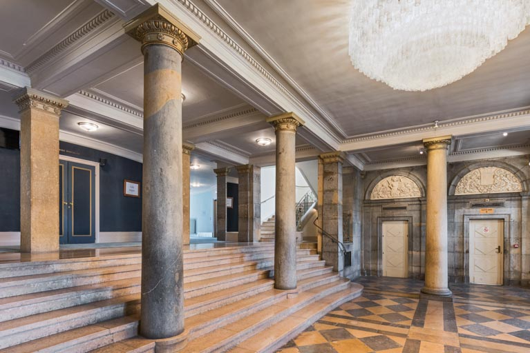 théâtre © Pierre-Marie Barbe-Richaud / Région Bourgogne-Franche-Comté, Inventaire du patrimoine - 2022  théâtre © Pierre-Marie Barbe-Richaud / Région Bourgogne-Franche-Comté, Inventaire du patrimoine - 2022