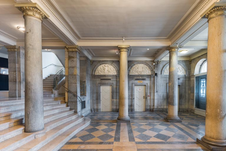 théâtre © Pierre-Marie Barbe-Richaud / Région Bourgogne-Franche-Comté, Inventaire du patrimoine - 2022  théâtre © Pierre-Marie Barbe-Richaud / Région Bourgogne-Franche-Comté, Inventaire du patrimoine - 2022