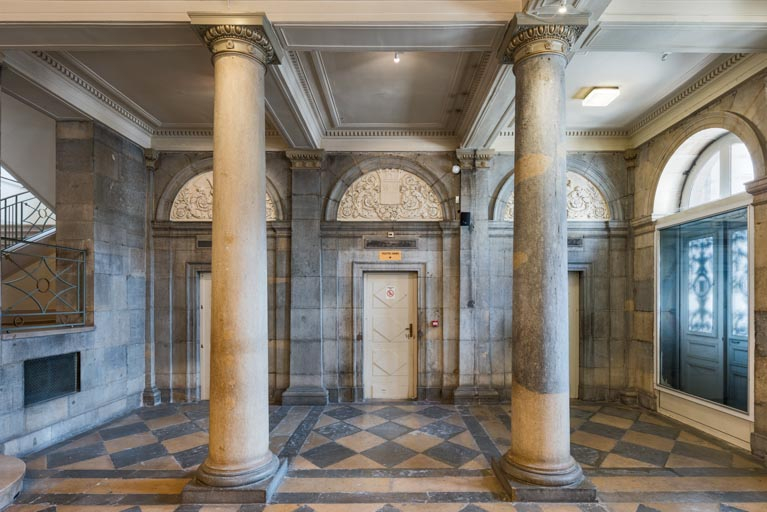  théâtre bas-relief © Pierre-Marie Barbe-Richaud / Région Bourgogne-Franche-Comté, Inventaire du patrimoine - 2022