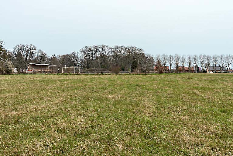 hippodrome © Pierre-Marie Barbe-Richaud / Région Bourgogne-Franche-Comté, Inventaire du patrimoine - 2022  hippodrome © Pierre-Marie Barbe-Richaud / Région Bourgogne-Franche-Comté, Inventaire du patrimoine - 2022