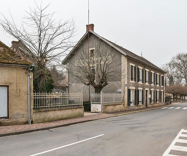 hôtel de voyageurs © Pierre-Marie Barbe-Richaud / Région Bourgogne-Franche-Comté, Inventaire du patrimoine - 2022  hôtel de voyageurs © Pierre-Marie Barbe-Richaud / Région Bourgogne-Franche-Comté, Inventaire du patrimoine - 2022