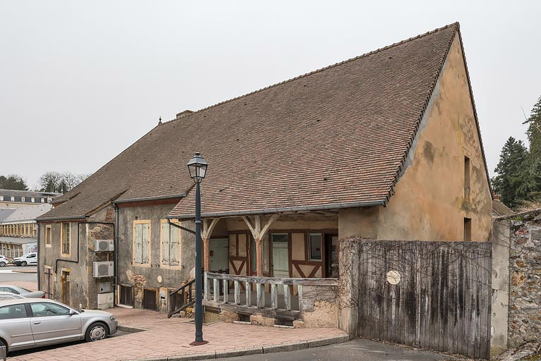 hôtel de voyageurs © Pierre-Marie Barbe-Richaud / Région Bourgogne-Franche-Comté, Inventaire du patrimoine - 2022  hôtel de voyageurs © Pierre-Marie Barbe-Richaud / Région Bourgogne-Franche-Comté, Inventaire du patrimoine - 2022