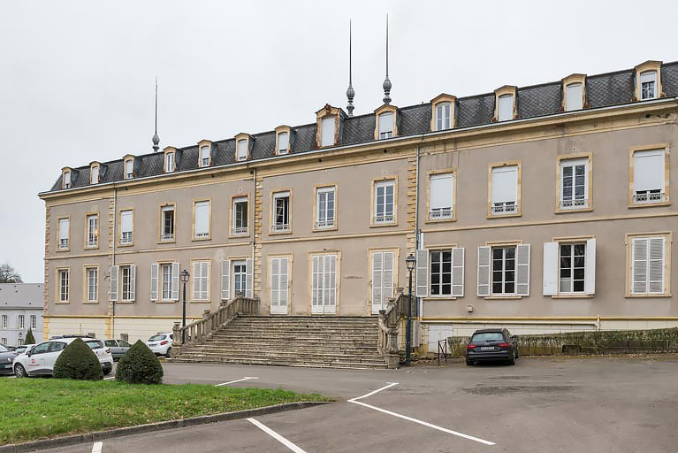 hôtel de voyageurs © Pierre-Marie Barbe-Richaud / Région Bourgogne-Franche-Comté, Inventaire du patrimoine - 2022  hôtel de voyageurs © Pierre-Marie Barbe-Richaud / Région Bourgogne-Franche-Comté, Inventaire du patrimoine - 2022