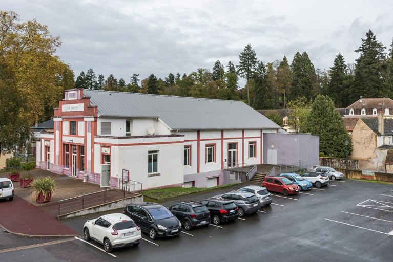 salle des fêtes salle de spectacle © Pierre-Marie Barbe-Richaud / Région Bourgogne-Franche-Comté, Inventaire du patrimoine - 2022  salle des fêtes salle de spectacle © Pierre-Marie Barbe-Richaud / Région Bourgogne-Franche-Comté, Inventaire du patrimoine - 2022
