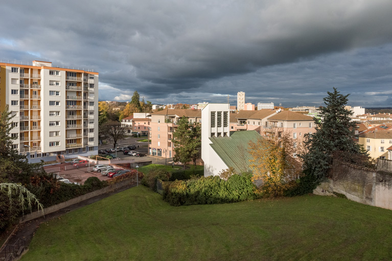temple immeuble à logements © Pierre-Marie Barbe-Richaud / Région Bourgogne-Franche-Comté, Inventaire du patrimoine - 2022  temple immeuble à logements © Pierre-Marie Barbe-Richaud / Région Bourgogne-Franche-Comté, Inventaire du patrimoine - 2022