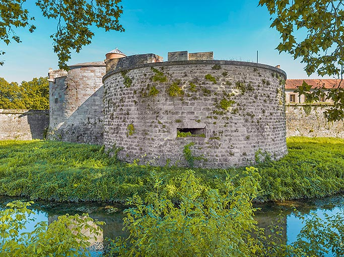 fortification d'agglomération château fort © Thierry Kuntz / Région Bourgogne-Franche-Comté, Inventaire du patrimoine - 2023