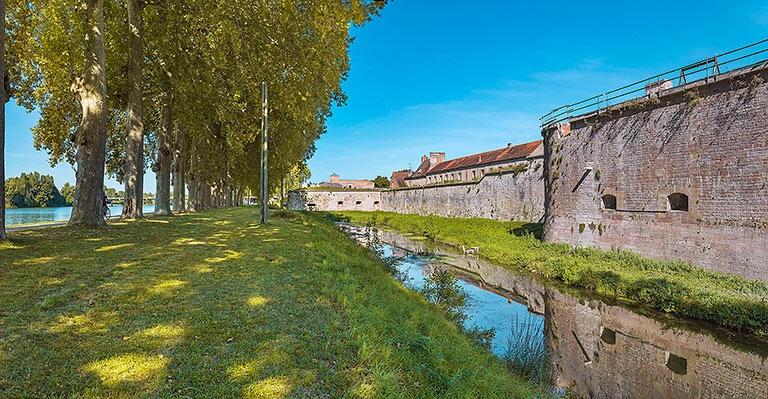  fortification d'agglomération château fort © Thierry Kuntz / Région Bourgogne-Franche-Comté, Inventaire du patrimoine - 2023
