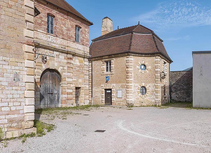  fortification d'agglomération porte de ville © Thierry Kuntz / Région Bourgogne-Franche-Comté, Inventaire du patrimoine - 2023