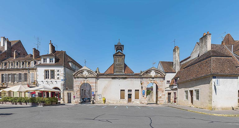 fortification d'agglomération arsenal © Thierry Kuntz / Région Bourgogne-Franche-Comté, Inventaire du patrimoine - 2023  fortification d'agglomération arsenal © Thierry Kuntz / Région Bourgogne-Franche-Comté, Inventaire du patrimoine - 2023