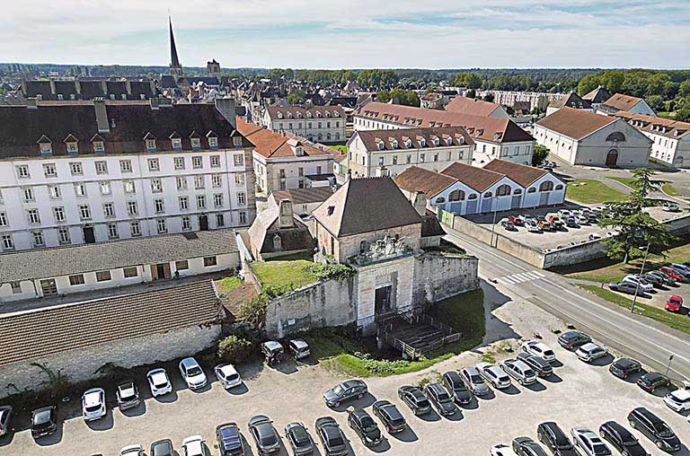 fortification d'agglomération porte de ville © Sébastien Bardou / Région Bourgogne-Franche-Comté, Inventaire du patrimoine - 2023  fortification d'agglomération porte de ville © Sébastien Bardou / Région Bourgogne-Franche-Comté, Inventaire du patrimoine - 2023