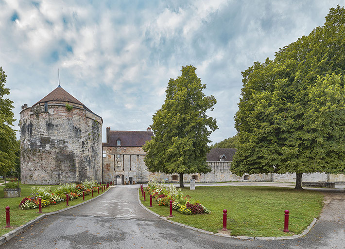  fortification d'agglomération château fort © Thierry Kuntz / Région Bourgogne-Franche-Comté, Inventaire du patrimoine - 2023