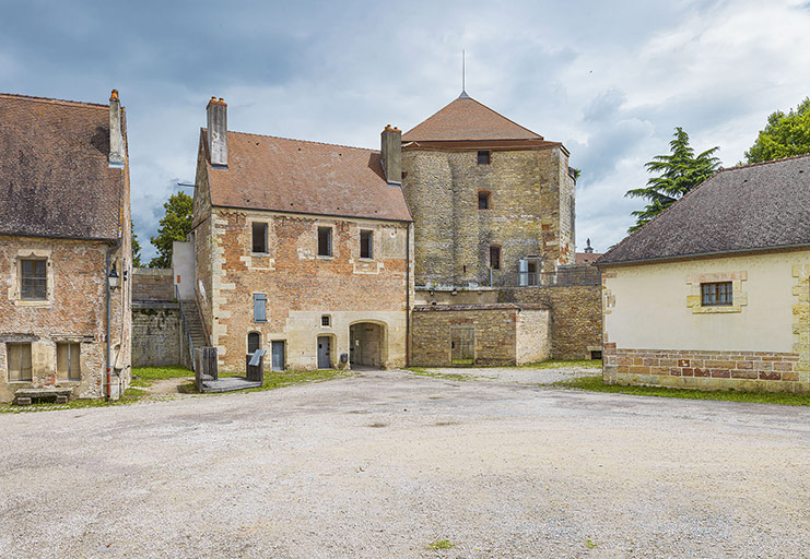  fortification d'agglomération château fort © Thierry Kuntz / Région Bourgogne-Franche-Comté, Inventaire du patrimoine - 2023