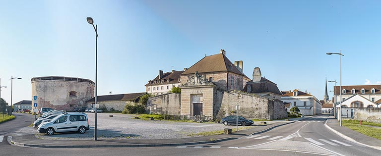 fortification d'agglomération © Thierry Kuntz / Région Bourgogne-Franche-Comté, Inventaire du patrimoine - 2023  fortification d'agglomération © Thierry Kuntz / Région Bourgogne-Franche-Comté, Inventaire du patrimoine - 2023
