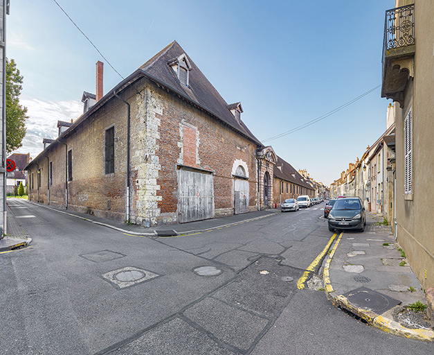 fortification d'agglomération arsenal © Thierry Kuntz / Région Bourgogne-Franche-Comté, Inventaire du patrimoine - 2023  fortification d'agglomération arsenal © Thierry Kuntz / Région Bourgogne-Franche-Comté, Inventaire du patrimoine - 2023