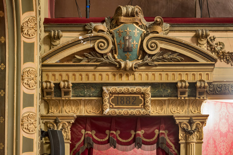 décor d'architecture relief peinture monumentale théâtre © Pierre-Marie Barbe-Richaud / Région Bourgogne-Franche-Comté, Inventaire du patrimoine - 2023  décor d'architecture relief peinture monumentale théâtre © Pierre-Marie Barbe-Richaud / Région Bourgogne-Franche-Comté, Inventaire du patrimoine - 2023