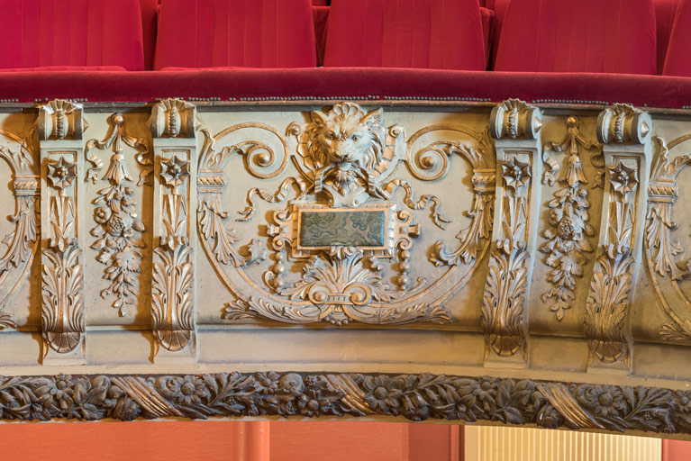 décor d'architecture relief peinture monumentale théâtre © Pierre-Marie Barbe-Richaud / Région Bourgogne-Franche-Comté, Inventaire du patrimoine - 2023  décor d'architecture relief peinture monumentale théâtre © Pierre-Marie Barbe-Richaud / Région Bourgogne-Franche-Comté, Inventaire du patrimoine - 2023