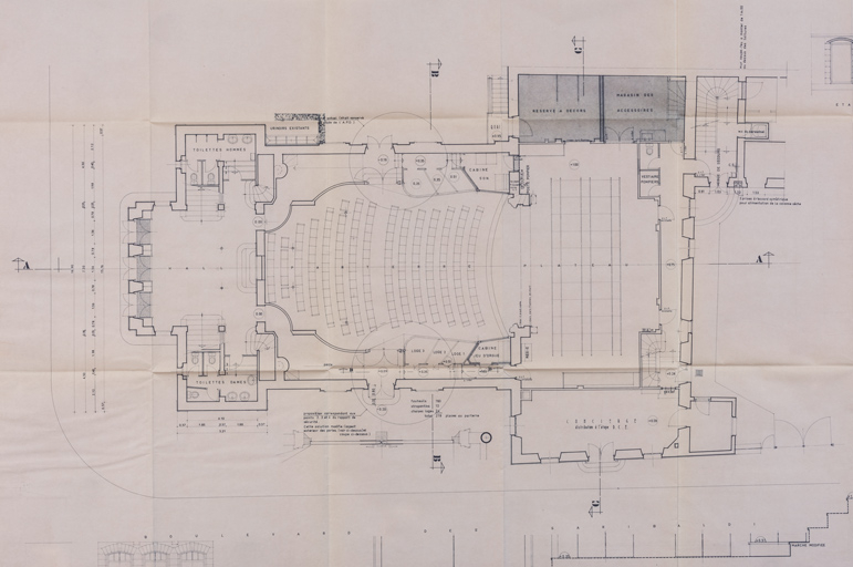 théâtre © Pierre-Marie Barbe-Richaud / Région Bourgogne-Franche-Comté, Inventaire du patrimoine - 2023  théâtre © Pierre-Marie Barbe-Richaud / Région Bourgogne-Franche-Comté, Inventaire du patrimoine - 2023
