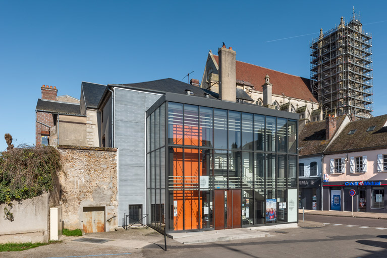 hôtel de ville théâtre © Pierre-Marie Barbe-Richaud / Région Bourgogne-Franche-Comté, Inventaire du patrimoine - 2023  hôtel de ville théâtre © Pierre-Marie Barbe-Richaud / Région Bourgogne-Franche-Comté, Inventaire du patrimoine - 2023