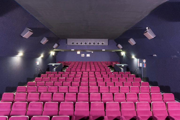 chapelle théâtre cinéma © Pierre-Marie Barbe-Richaud / Région Bourgogne-Franche-Comté, Inventaire du patrimoine - 2023  chapelle théâtre cinéma © Pierre-Marie Barbe-Richaud / Région Bourgogne-Franche-Comté, Inventaire du patrimoine - 2023