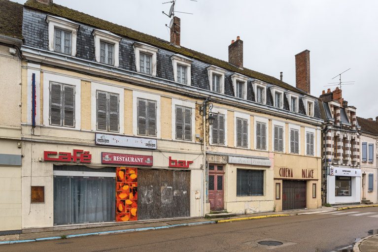 cinéma © Pierre-Marie Barbe-Richaud / Région Bourgogne-Franche-Comté, Inventaire du patrimoine - 2023  cinéma © Pierre-Marie Barbe-Richaud / Région Bourgogne-Franche-Comté, Inventaire du patrimoine - 2023